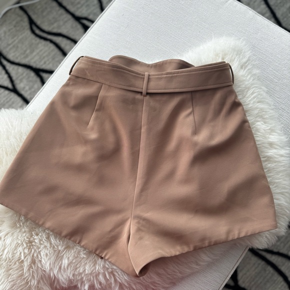 Maricela Short
Camila Coelho
Color: Nude Toffee
Size: S - Picture 8 of 16